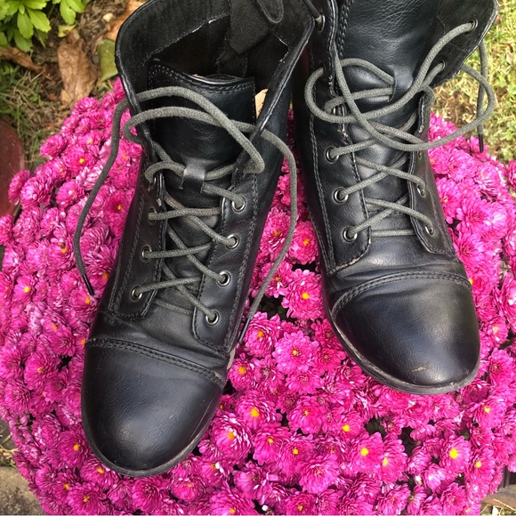 Guess Combat Boots - Picture 11 of 12
